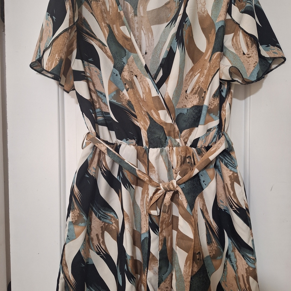 SHEIN Abstract Print Knot Front Romper Size L, Flutter Sleeves, Feminie,